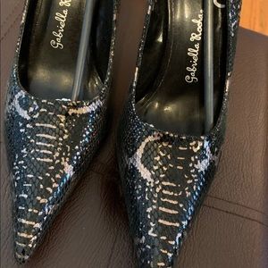 BNIB GABRIELLA ROCHA POINT TOE HEELS